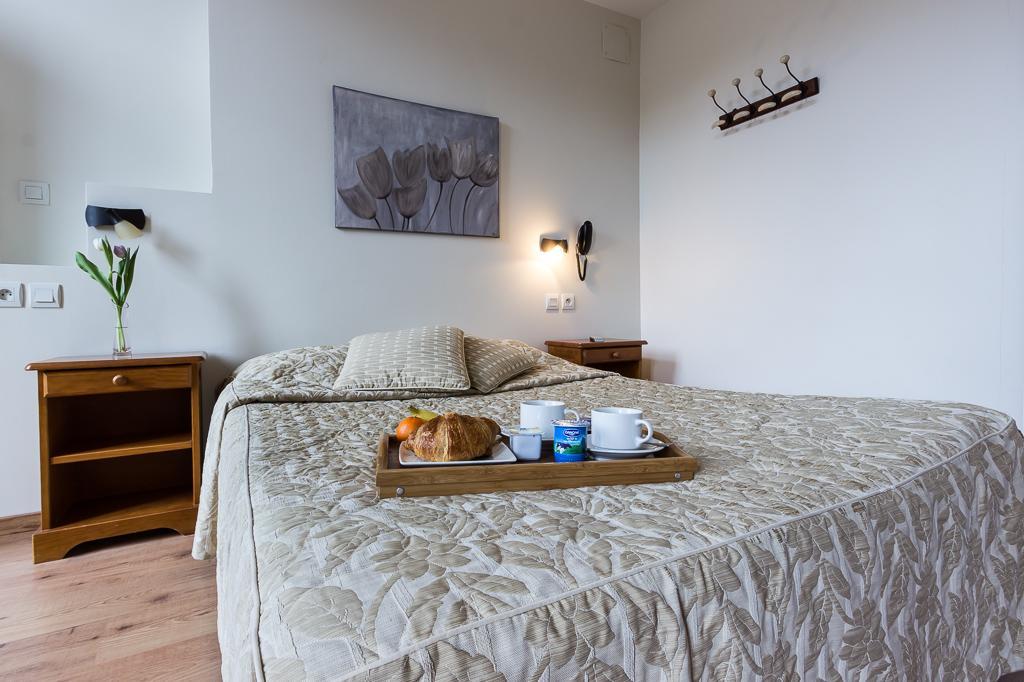 Logis Hotel Regina ラ・ブルブール エクステリア 写真